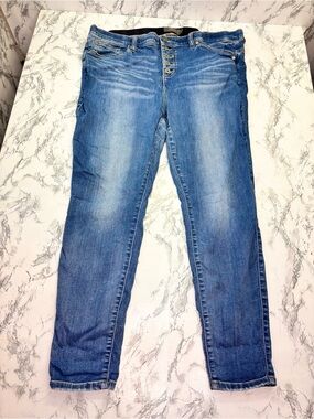 torrid Bombshell Skinny Super Soft Light Blue Jeans with Button-Fly 20